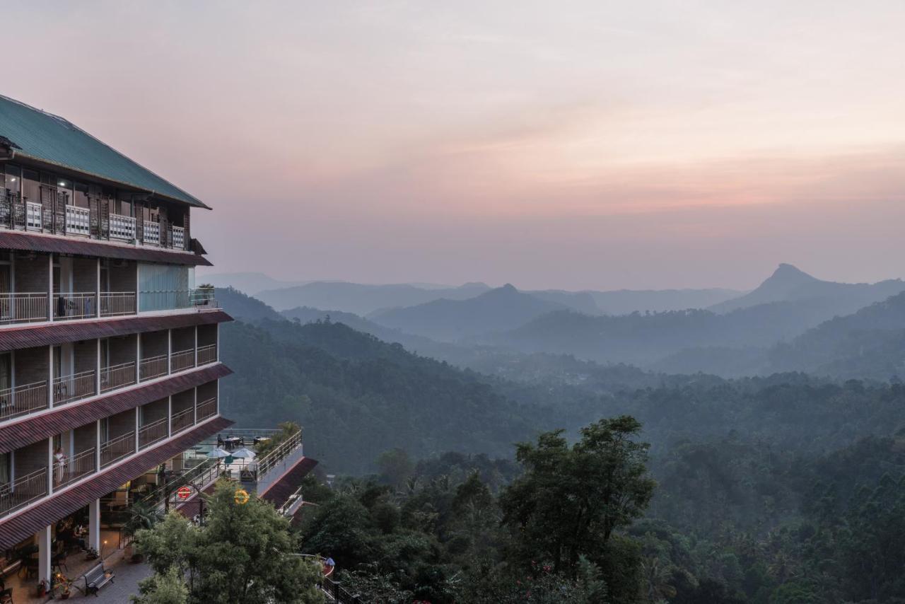 Hotel The Panoramic Getaway Munnar Exterior foto View of the hotel